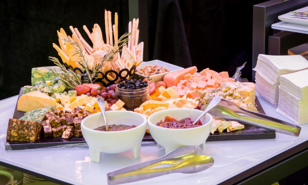 Holiday Inn Edmonton South - Evario Events By Ihg Exterior photo